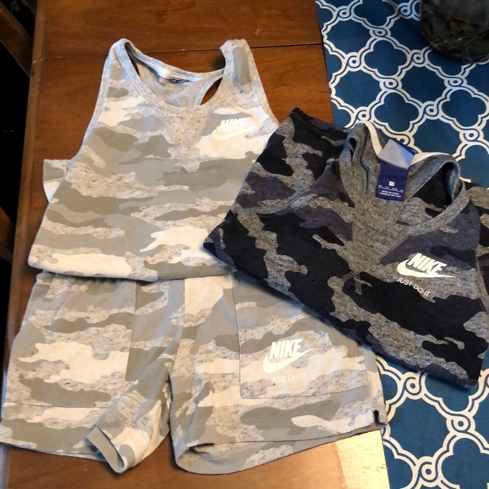 Nike Lot